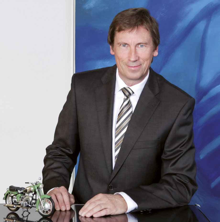 Hanns-Peter <br> Schrammek 